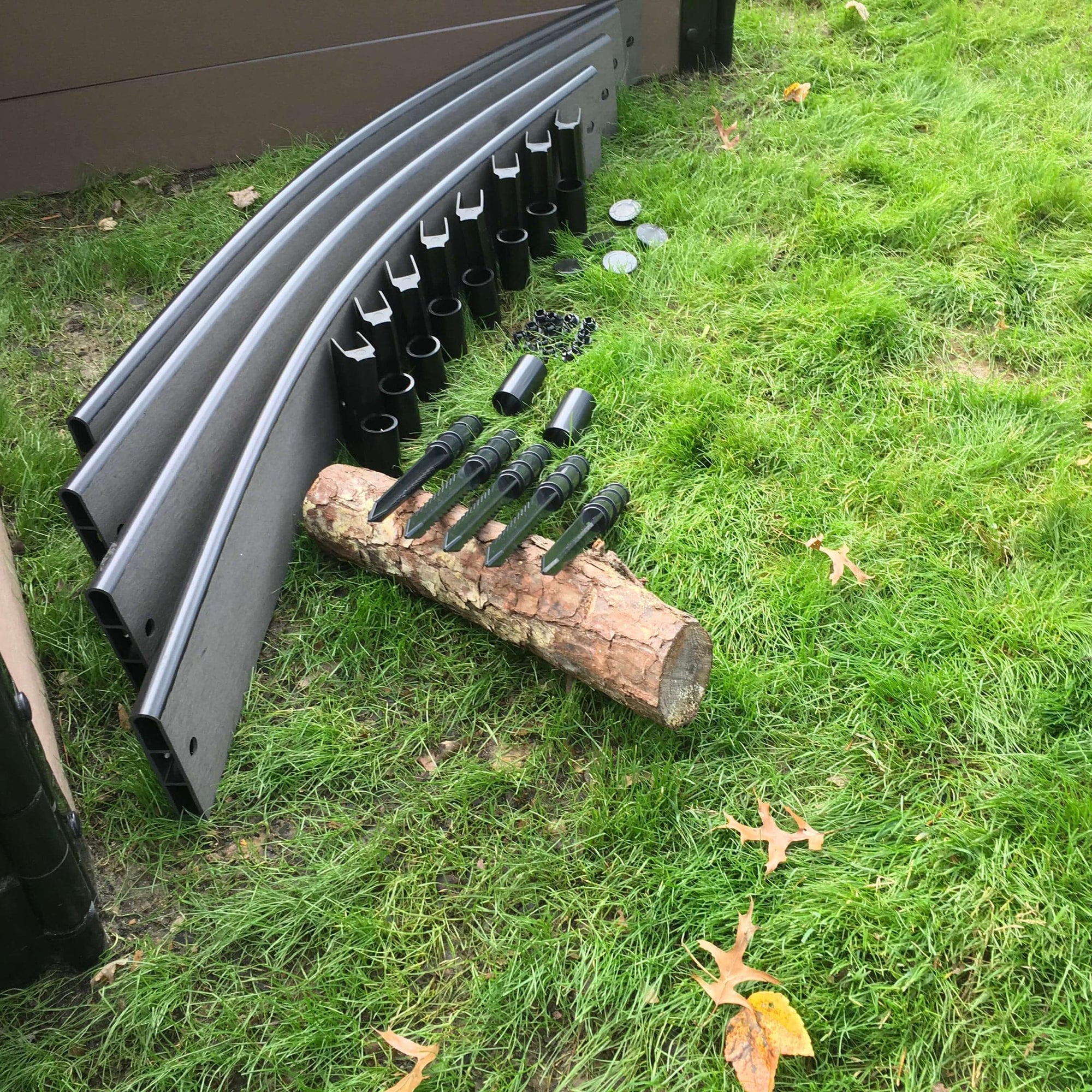 Weathered Wood Curved Playground Border 16' - 1" profile alt 0