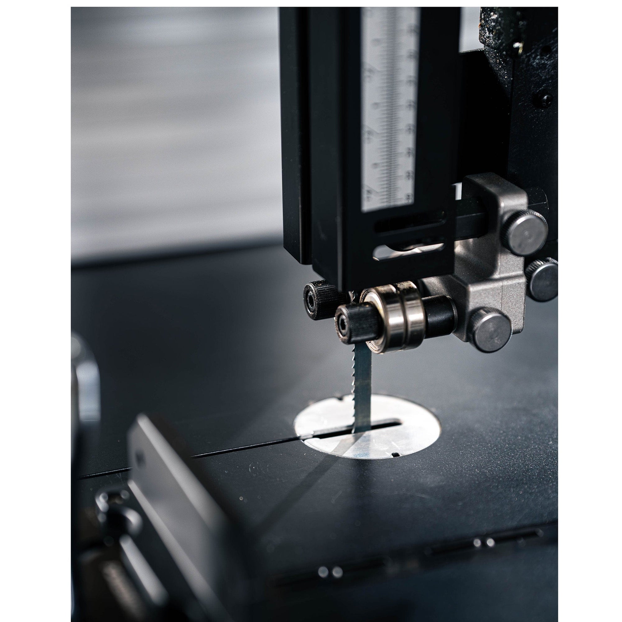 18" Woodworking Bandsaw with ArmorGlide - 5 HP 3 PH 230V - PM1800B-3T alt 0