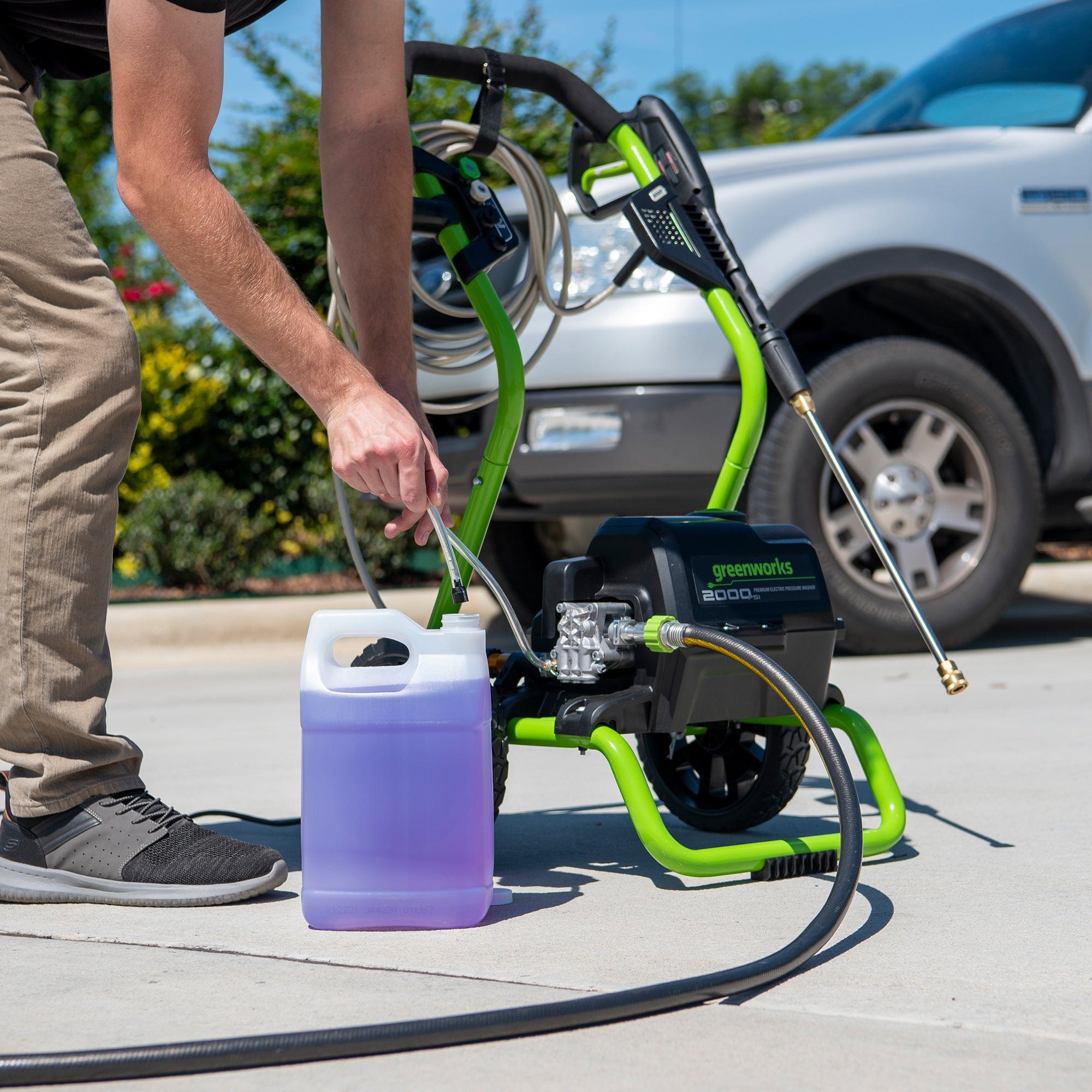 2000 PSI Pressure Washer alt 0