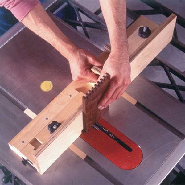 Woodworking Project Paper Plan to Build Box-Joint Jig Plan with a Penchant for Precision alt 0