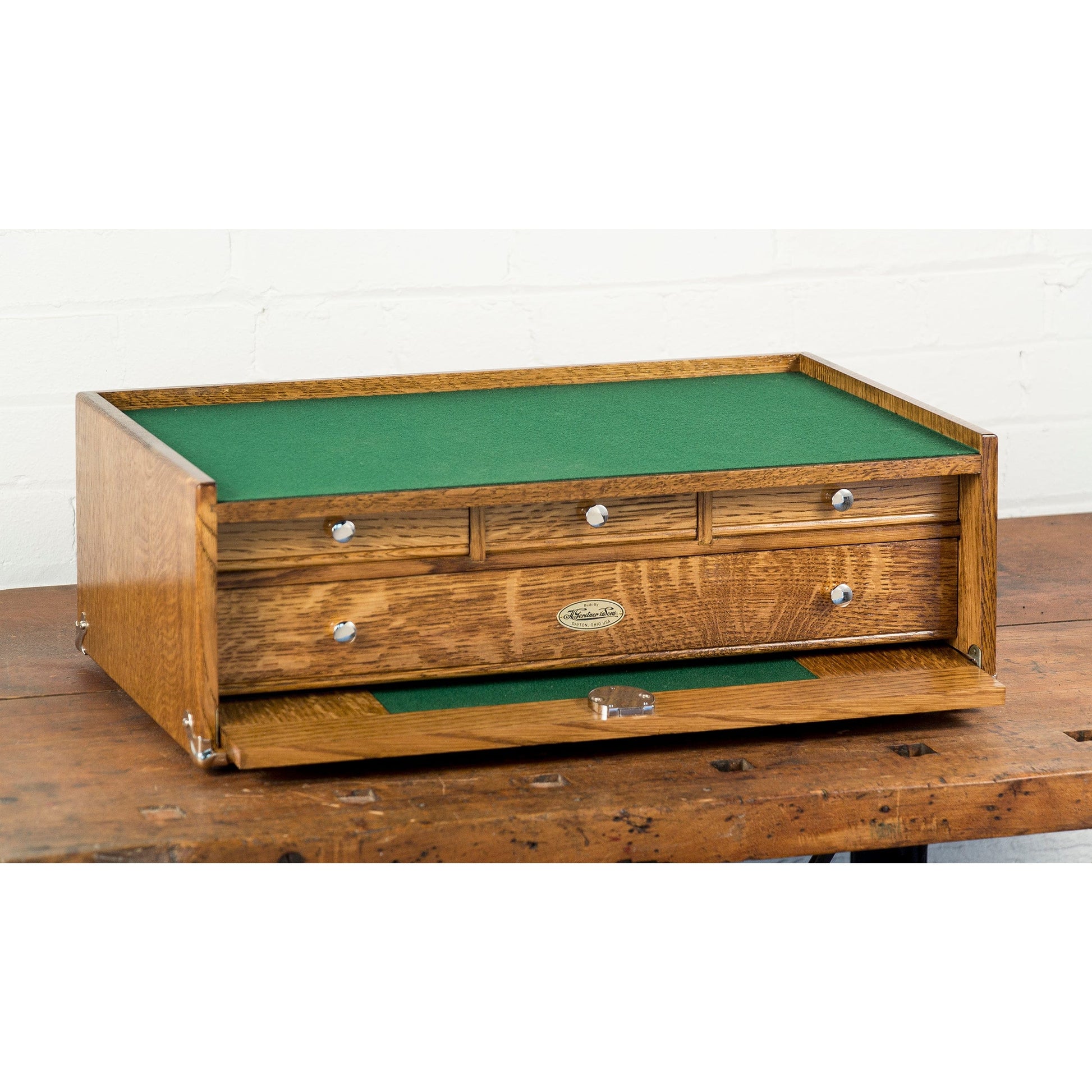 Classic Base in Quarter Sawn Golden Oak alt 0